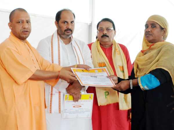 हाथरस में 156 करोड़ की योजनाओं का लोकार्पण और शिलान्यास
