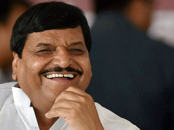 अभी भी है रिश्तों में खटासा: शिवपाल ने कहा- भतीजे नहीं सपा अध्यक्ष के हैसियत से होती है अखिलेश यादव से बात अभी भी है रिश्तों में खटासा: शिवपाल ने कहा- भतीजे नहीं सपा अध्यक्ष के हैसियत से होती है अखिलेश यादव से बात