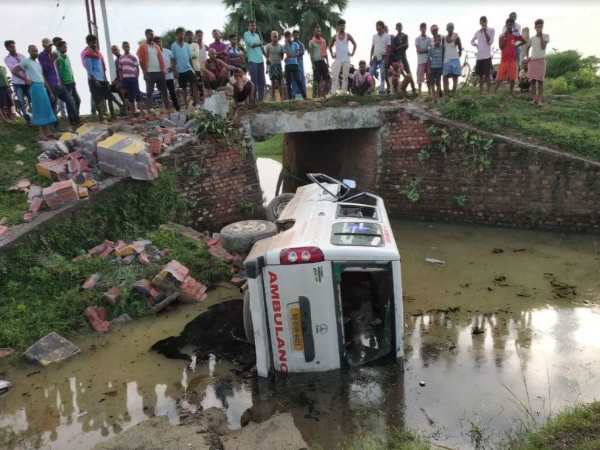 bihar shekhpura due to road accident of ambulance 1 patient died 3 injured bihar shekhpura due to road accident of ambulance 1 patient died 3 injured