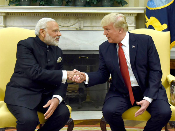 विकास और आतंकवाद के खिलाफ ट्रंप की पॉलिसी से सहमत पीएम मोदी विकास और आतंकवाद के खिलाफ ट्रंप की पॉलिसी से सहमत पीएम मोदी