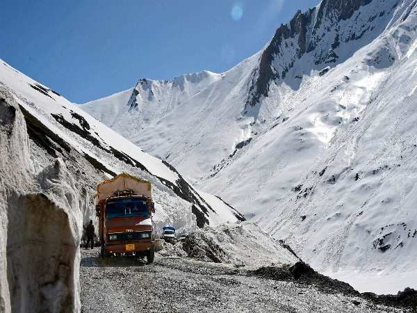 इंडियन आर्मी की आपत्ति के बाद पीएलए ने तीन टेंट हटाए