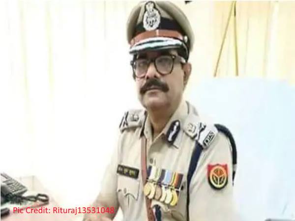 UP: पुलिस ऑफिसर ने रिटायरमेंट से पहले CM से मांगी नौकरी UP: पुलिस ऑफिसर ने रिटायरमेंट से पहले CM से मांगी नौकरी