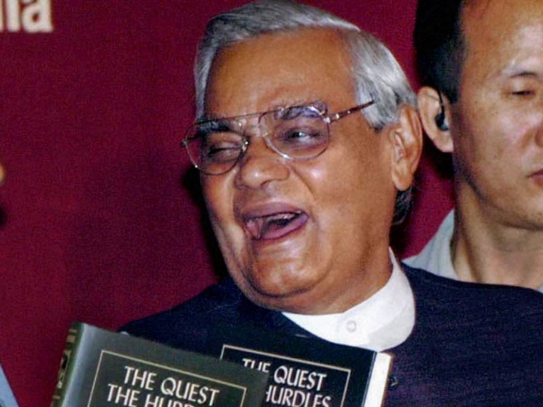 शादी के नाम से ही दूर भागते थे वाजपेयी