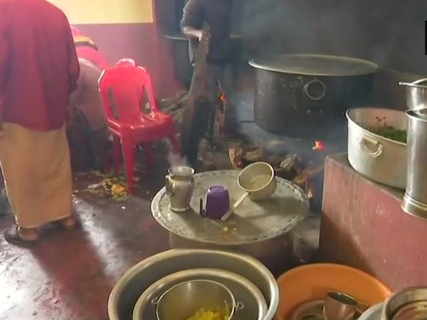 अपराजिता ने दान किए 14800 रु