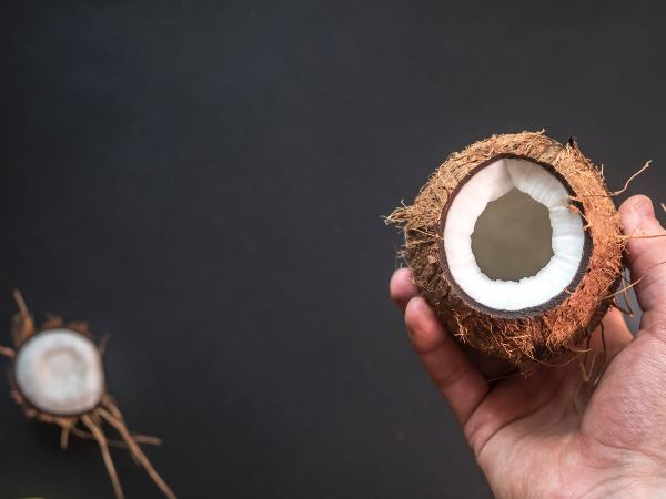 नारियल तेल में सैचूरेटेड फैट की मात्रा अधिक