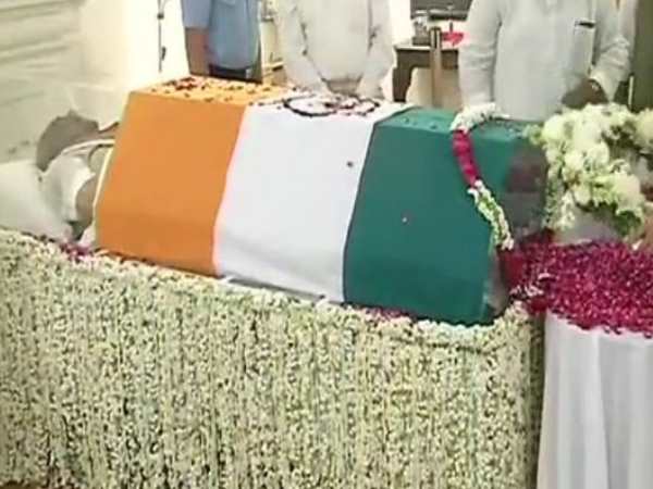 वाजपेयी का शाम 4 बजे होगा अंतिम संस्कार,ये रास्ते होंगे बंद वाजपेयी का शाम 4 बजे होगा अंतिम संस्कार,ये रास्ते होंगे बंद