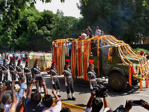photos: tribute to former prime minister of india atal bihari vajpayee photos: tribute to former prime minister of india atal bihari vajpayee
