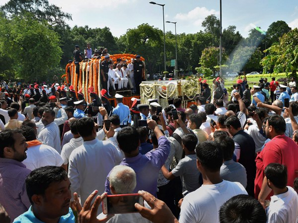photos: tribute to former prime minister of india atal bihari vajpayee photos: tribute to former prime minister of india atal bihari vajpayee