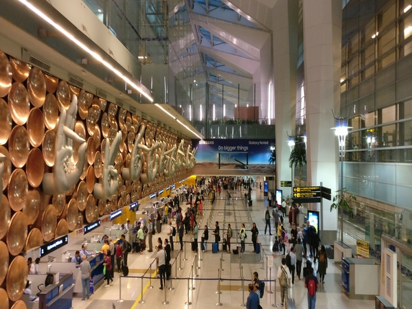 अब एयरपोर्ट पर बैग से हटाने होंगे ये आइटम