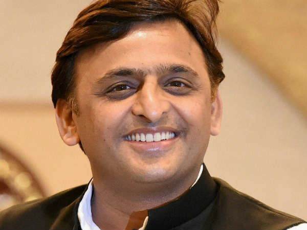 पहली बार अप्रैल में अखिलेश ने सपा नेताओं से कराया ''राय साहब'' का परिचय