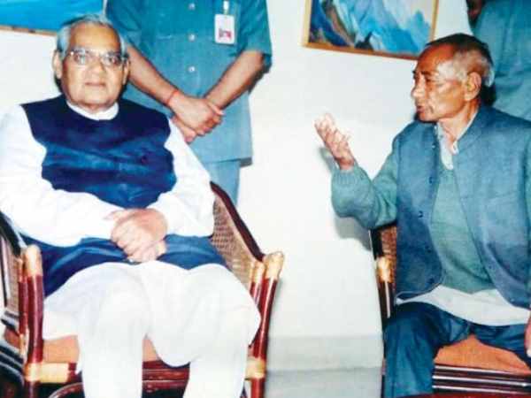 गुजरात में हुई थी मुलाकात
