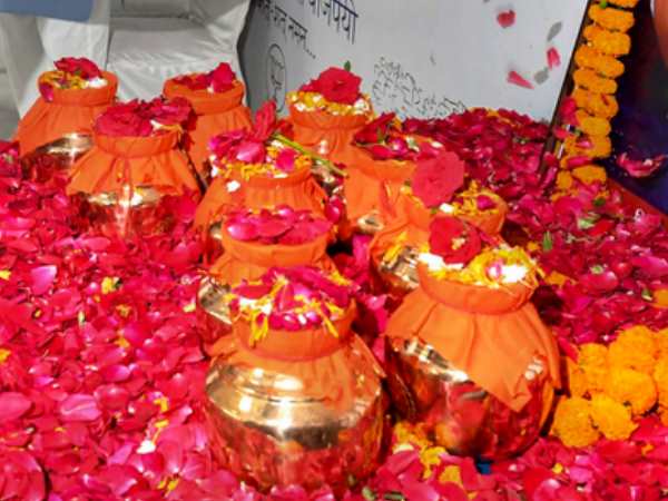 कलश के लिए घात लगाकर बैठे थे कुछ लोग