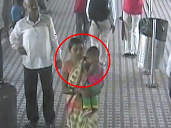 kanpur lady stolen the child in front of parents kanpur lady stolen the child in front of parents