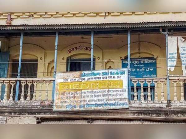 Police detains the daughter of the managers of a shelter home in Deoria Police detains the daughter of the managers of a shelter home in Deoria