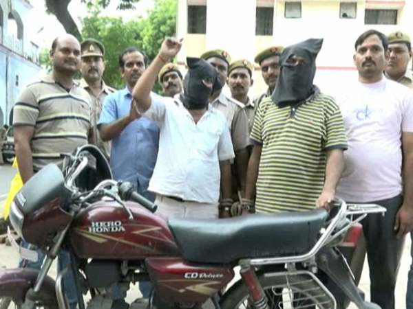 kanpur police arrested the 2 robbers who looted the baroda gramin bank 3 days before kanpur police arrested the 2 robbers who looted the baroda gramin bank 3 days before