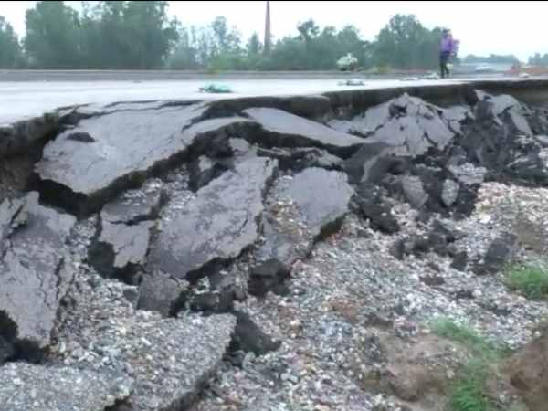 bareilly sitapur national highway damage, vehicles entry banned bareilly sitapur national highway damage, vehicles entry banned