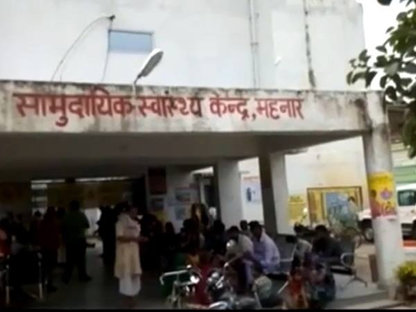 दोनों तांत्रिकों ने की झाड़-फूंक