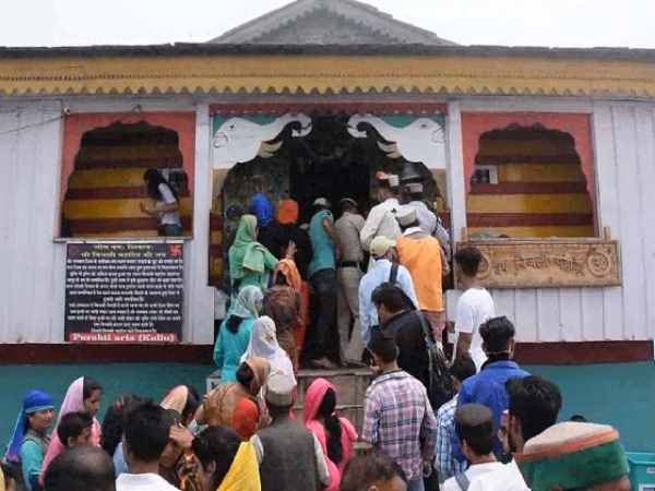 देवराज इंद्र करते है आदेश का पालन