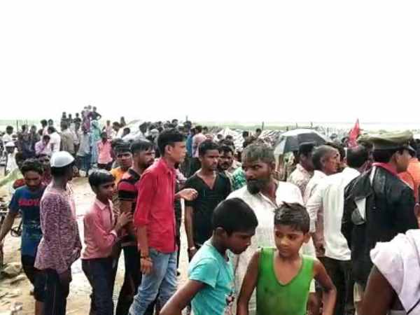 27 people missing after being drowned in Bijnor Ganga 27 people missing after being drowned in Bijnor Ganga