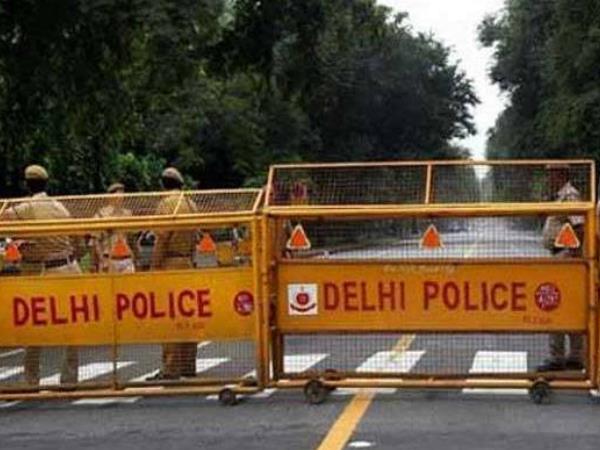 10 policemen were injured as protest against minors rape turns violent in Delhi vasant kunj 10 policemen were injured as protest against minors rape turns violent in Delhi vasant kunj