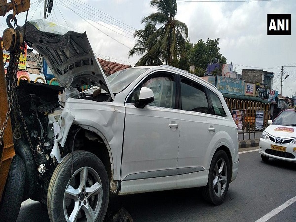 Coimbatore Audi driver rams into crowd at Coimbatore bus stop, 6 killed Coimbatore Audi driver rams into crowd at Coimbatore bus stop, 6 killed