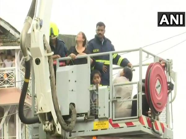 16 लोग अस्पताल में भर्ती