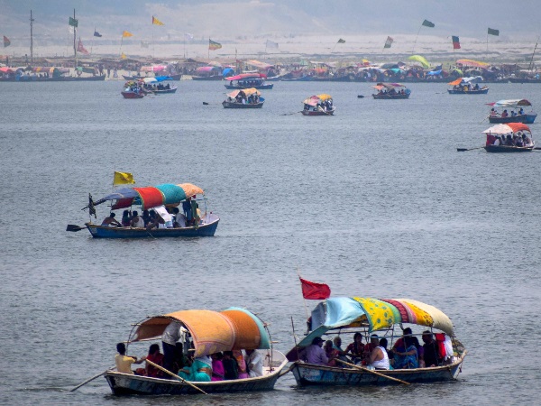 गंगा का पानी खतरनाक स्तर से 10 गुना अधिक प्रदूषित