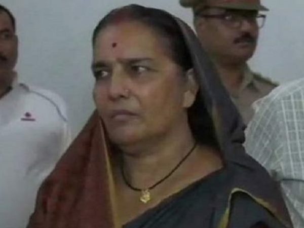 girija devi earns lots of money by doing fraud on behalf of deoria girls shelter home girija devi earns lots of money by doing fraud on behalf of deoria girls shelter home