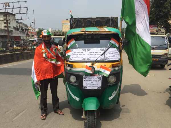 Auto driver Irfan offers on Independence Day Auto driver Irfan offers on Independence Day