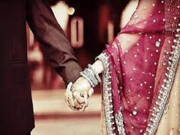 मुस्लिम लड़के ने शादी के बदला अपना धर्म