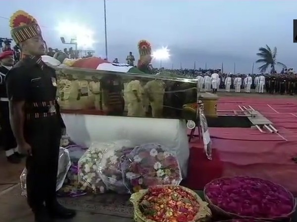 करुणानिधि करुणानिधि