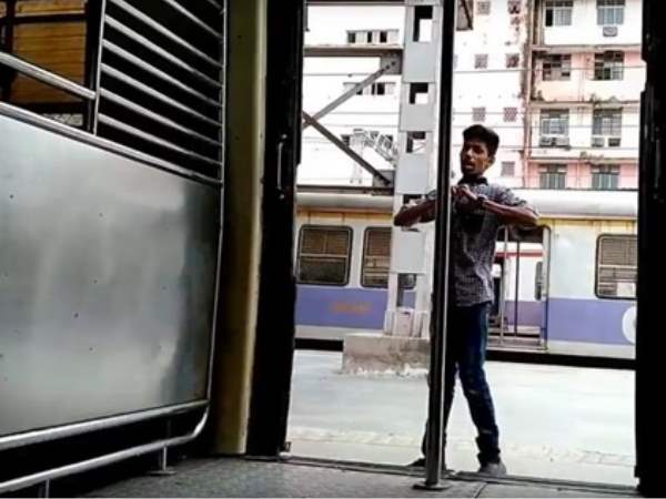 boy takes up Kiki challenge on mumbai local train video viral police launch probe boy takes up Kiki challenge on mumbai local train video viral police launch probe boy takes up Kiki challenge on mumbai local train video viral police launch probe boy takes up Kiki challenge on mumbai local train video viral police launch probe