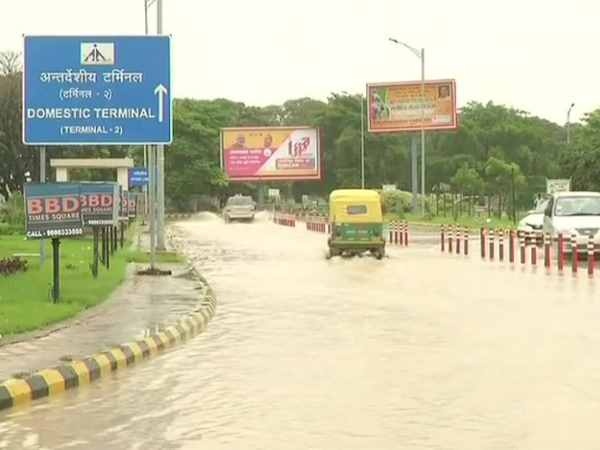 Lucknow Water logging at Chaudhary Charan Singh Airport following heavy rains in the region Lucknow Water logging at Chaudhary Charan Singh Airport following heavy rains in the region