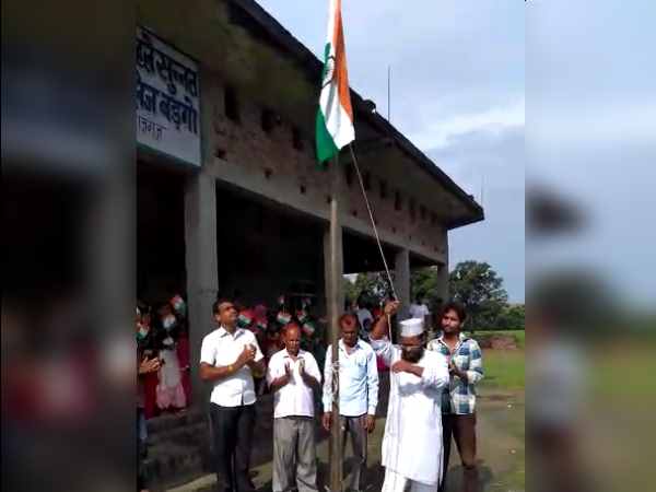 girl students in maharajganj madarsa not allowed to sing national anthem girl students in maharajganj madarsa not allowed to sing national anthem