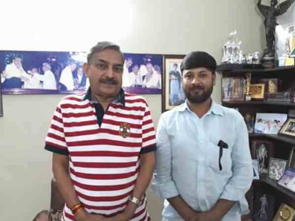 यूपी में पंडित राहुल गांधी को लेकर लगे पोस्टर, दी गई मानसरोवर यात्रा की शुभकामनाएं यूपी में पंडित राहुल गांधी को लेकर लगे पोस्टर, दी गई मानसरोवर यात्रा की शुभकामनाएं