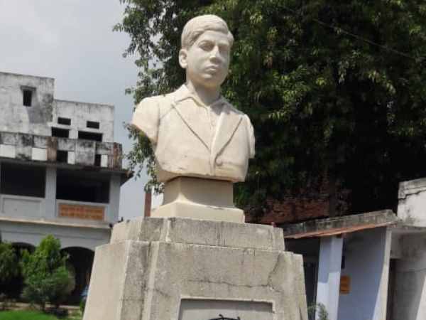 indian hero gave the challenge to the British indian hero gave the challenge to the British