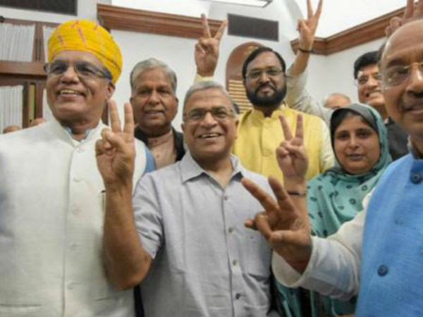 पीएम मोदी ने की हरिवंश सिंह की दिल खोलकर तारीफ