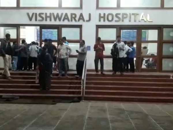 100 students sick of food poisoning in Pune college 100 students sick of food poisoning in Pune college