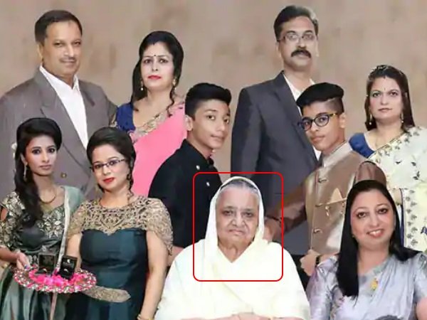 दिल्ली के बुराड़ी में खुदकुशी करने वाले एक ही परिवार के 11 लोगों का गुजरात में पुनर्जन्म? जानिए क्या है पूरा सच दिल्ली के बुराड़ी में खुदकुशी करने वाले एक ही परिवार के 11 लोगों का गुजरात में पुनर्जन्म? जानिए क्या है पूरा सच