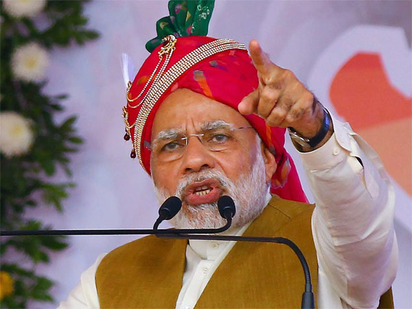 चार अलग-अलग रंग का साफा