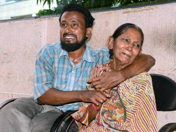 A husband murdered his wife in front of a 3-year-old son in Noida A husband murdered his wife in front of a 3-year-old son in Noida