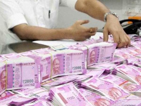 madhya pradesh lokayukt raids patwari house in indore found property worth crores madhya pradesh lokayukt raids patwari house in indore found property worth crores