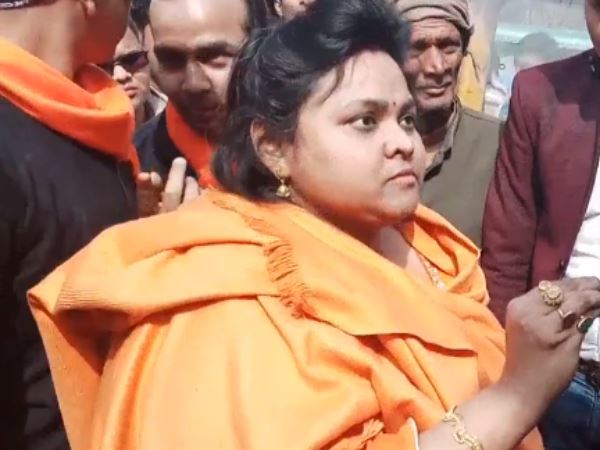 हाईकोर्ट ने हिंदू अदालत के खिलाफ जारी किया नोटिस