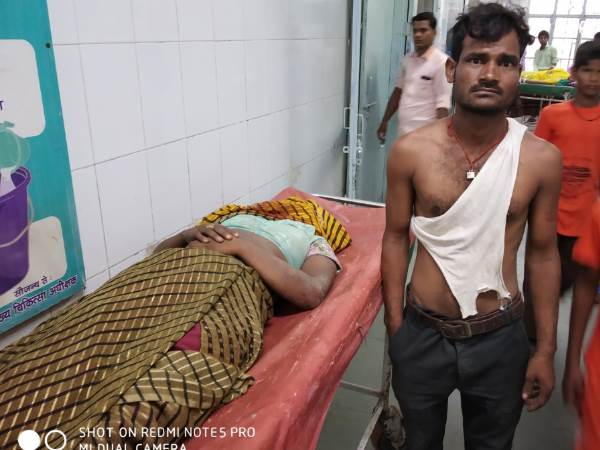 shahjahanpur husband bites his wifes nose due to suspision of illegal relationship of her shahjahanpur husband bites his wifes nose due to suspision of illegal relationship of her