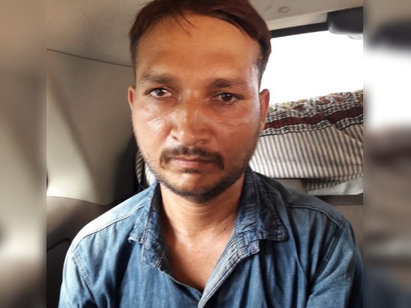 UP STF arrested 50 thousand rewarded goon from delhi UP STF arrested 50 thousand rewarded goon from delhi