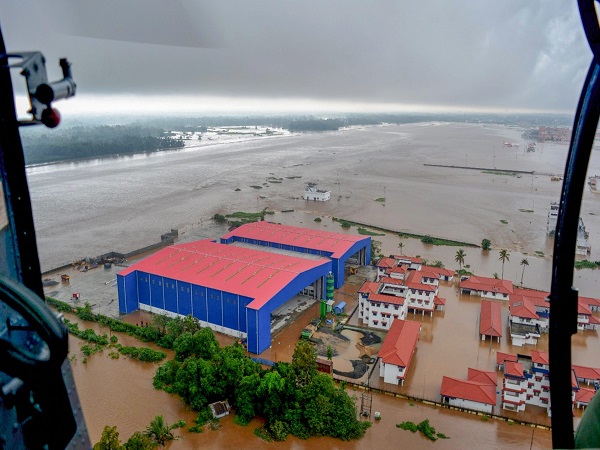 Kerala Floods case: Supreme Court orders to maintain water level at 139.99 feet in Mullaperiyar Dam Kerala Floods case: Supreme Court orders to maintain water level at 139.99 feet in Mullaperiyar Dam