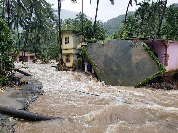 kerala rains: rain and flood hit several areas of state, 26 dead and thousands affected kerala rains: rain and flood hit several areas of state, 26 dead and thousands affected