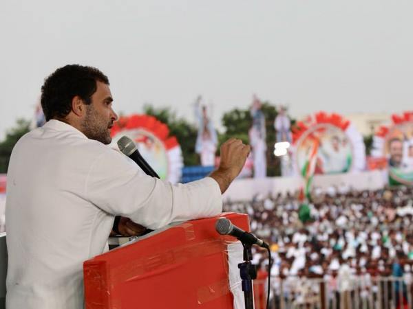 युवाओं को रोजगार नहीं मिला