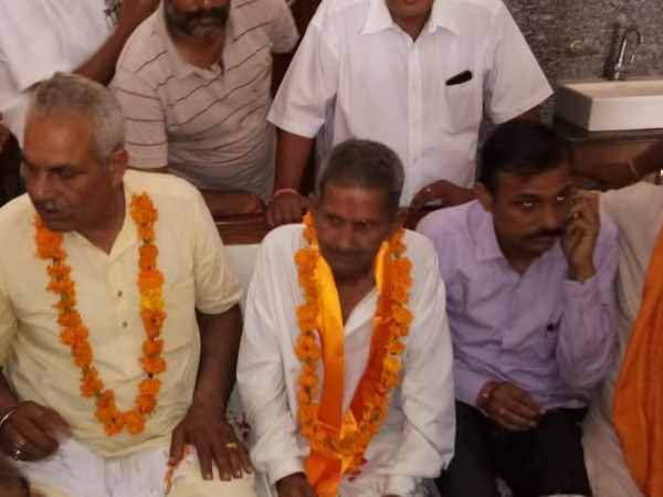 गंगाजल और गोमूत्र से किया शुद्धिकरण