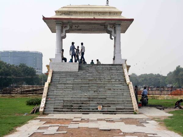 कैसे बदला जाएगा मैदान का नाम